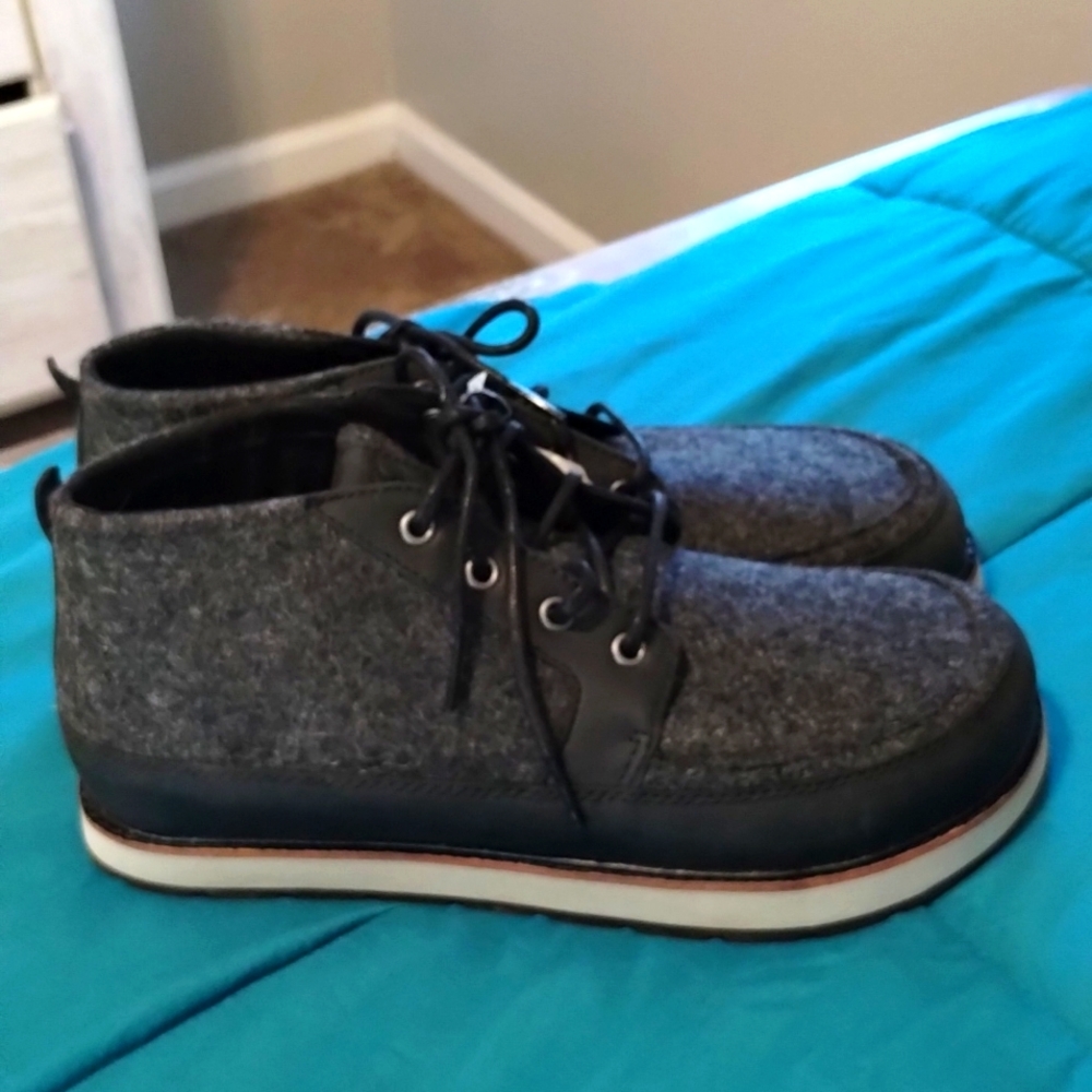 NWT ALTRA Commuter Wool Chukka Boots